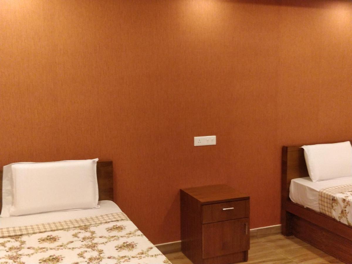 Majestic Inn Тривандрум Экстерьер фото